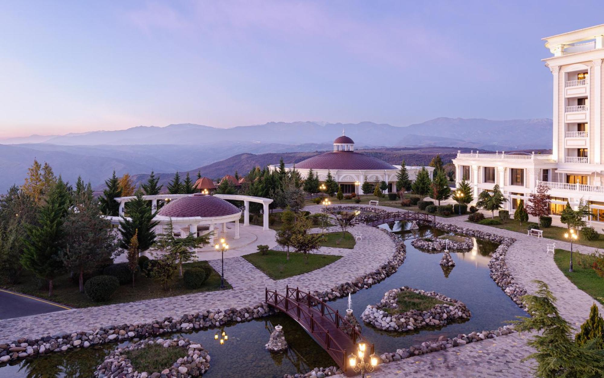 Shamakhi Palace Sharadil Seredil Exterior photo The campus of the University of Macedonia