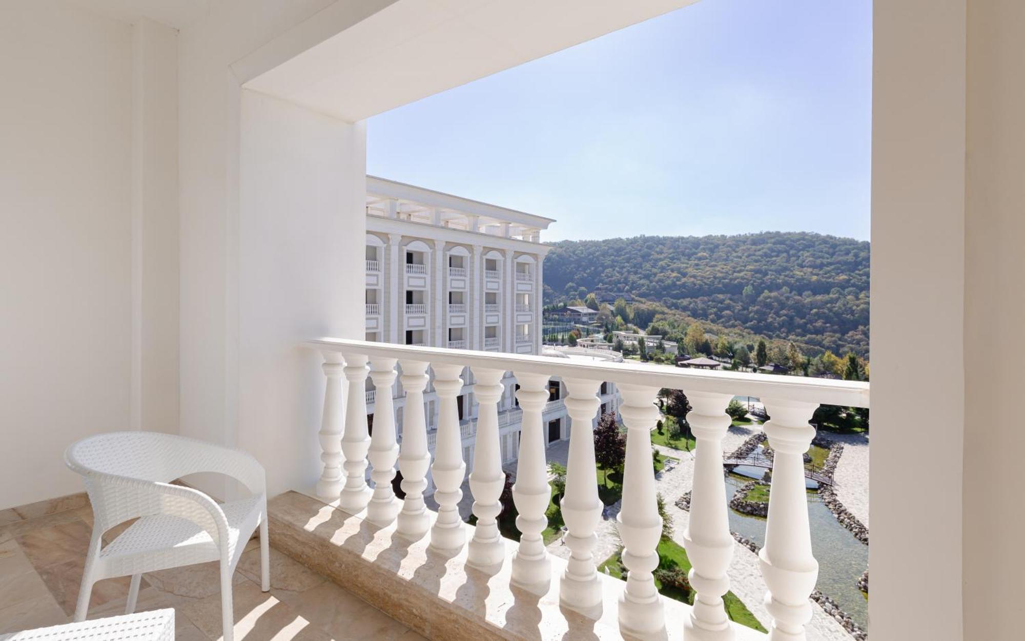 Shamakhi Palace Sharadil Seredil Exterior photo A balcony